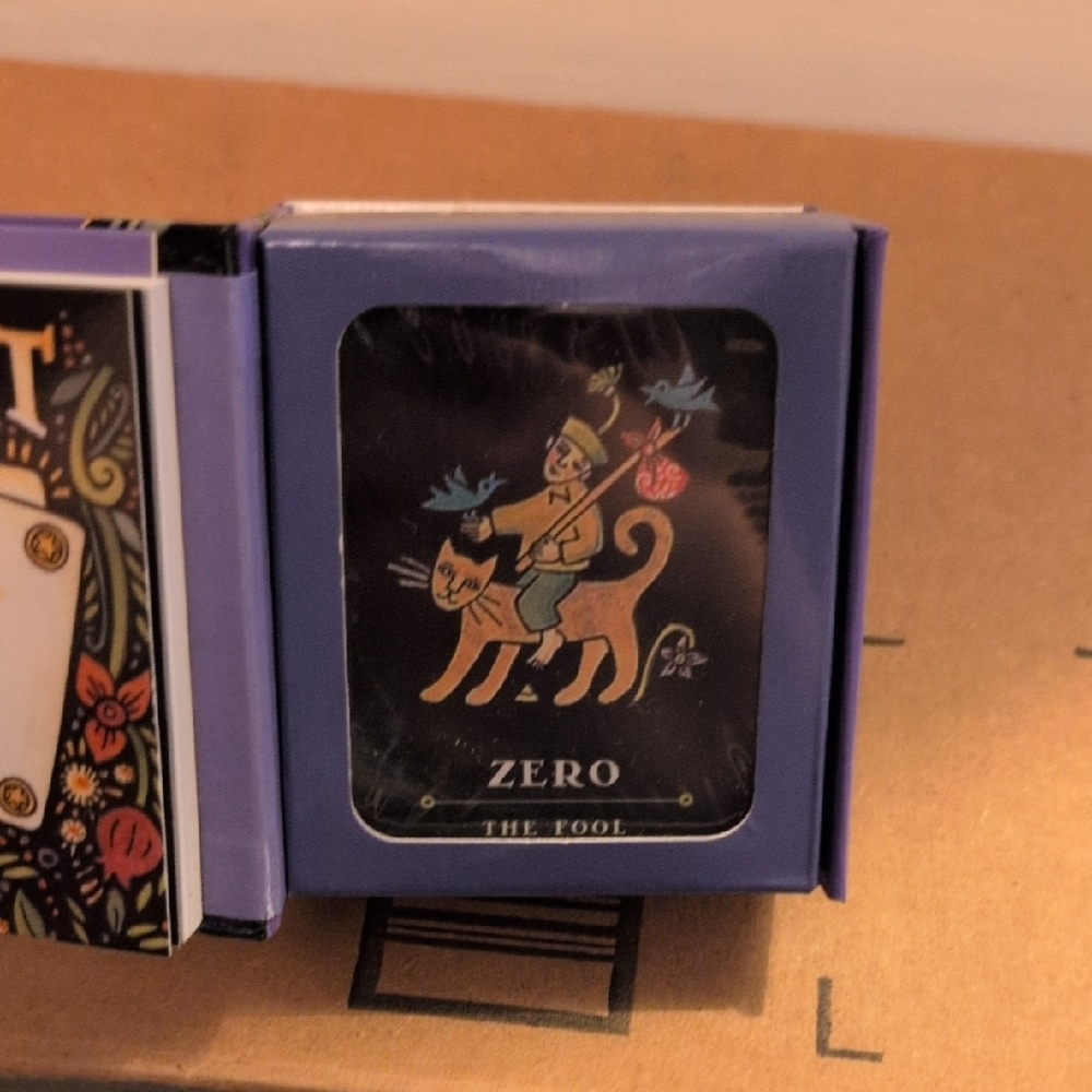 Mystical Tarot Kit in Blue Box - Picture 6 of 8